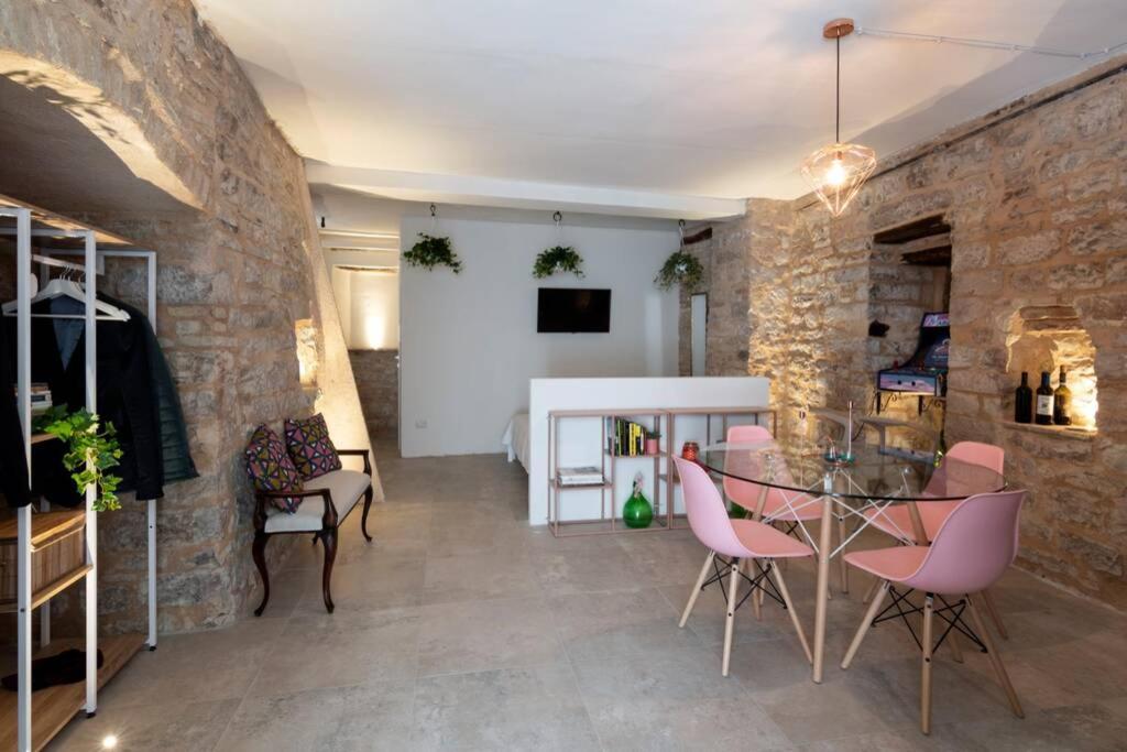 Cornelia Cavern Cosy Studio Apartment In Spello Bagian luar foto