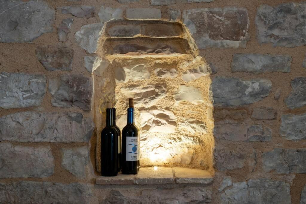 Cornelia Cavern Cosy Studio Apartment In Spello Bagian luar foto